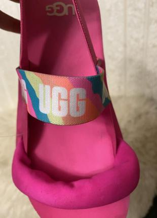 Яркие сандалии ugg7 фото