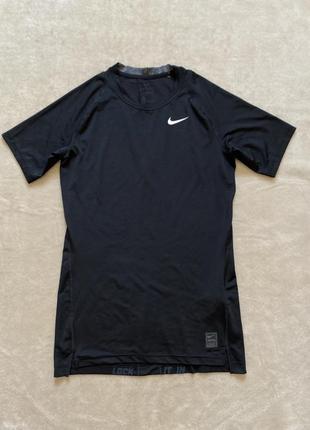 nike names pro тренингова футболка