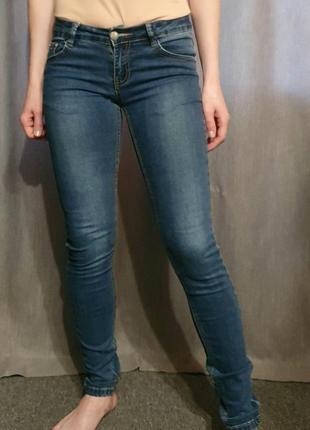 Джинсы skinny с заниженной талией xs-s
