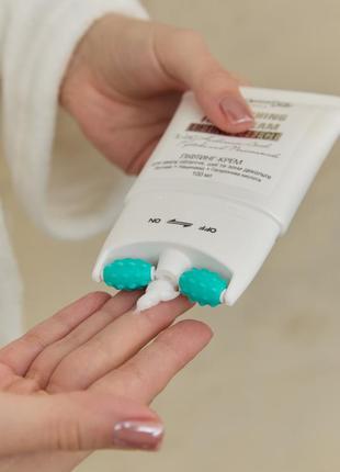 Крем ліфтинг  для овалу контуру обличчя з масажером роликами top beauty