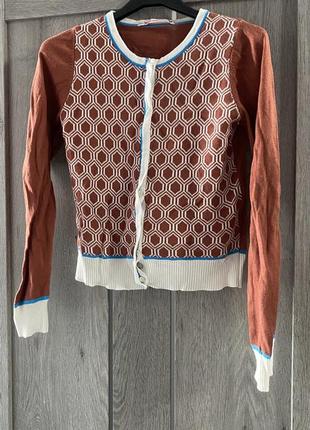 Жіноча кофтинка