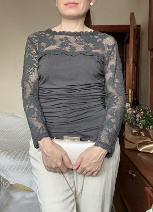 Сірий топ відомого преміум бренду phase eight