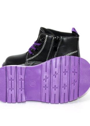 Стильні дитячі осінні чорні черевики на бузковій підошві чорний6 фото