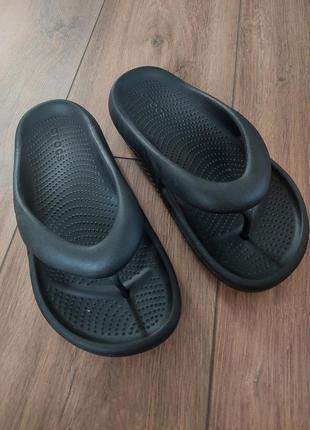 Вьетнамки crocs mellow flip black