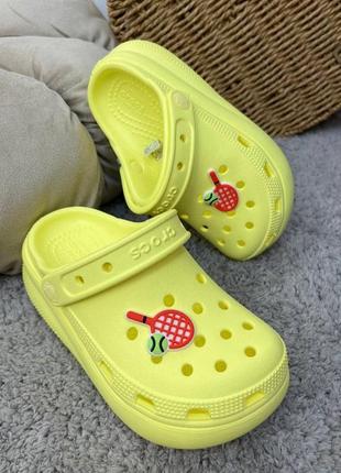 Детские кроксы на платформе crocs classic cutie clog sulphur желтые на платформе для девочек1 фото