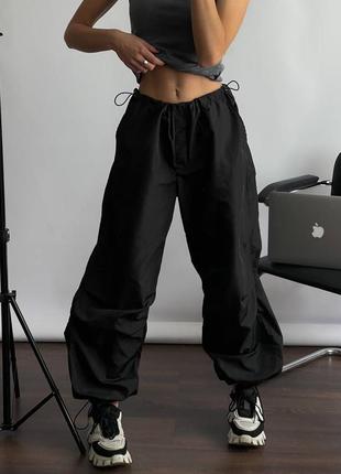 Хітові жіночі широкі штани парашути (карго) з плащівки, на затяжках8 фото