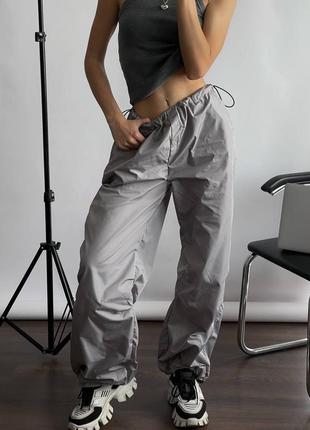 Хитовые женские широкие брюки парашюта (карго) из плащевки, на затяжках5 фото