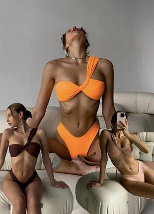Стильний жіночий роздільний купальник 💛 роздільний купальник у різних кольорах 💙 стильний купальник на одне плече  🖤 базовий жіночий купальник 🖤2 фото