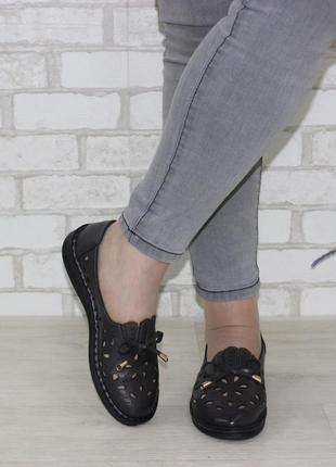 Літні жіночі туфлі з перфорацією на низькій танкетці графіт3 фото