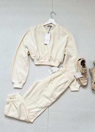 Шикарный спортивный костюм zara в молочном цвете, на флисе