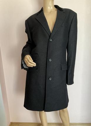 Стильное качественное мужское пальто/ m/ brend Ermenegildo Zegna пальто. шерсть 63%