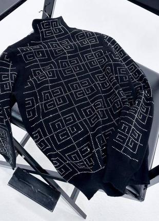 Гольф свитер в стиле givenchy черный со стразами