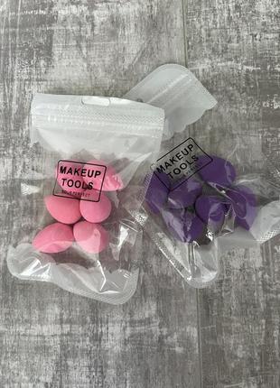 Спонжи для макияжа.