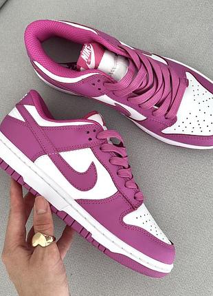 Nike sb dunk fuschia
