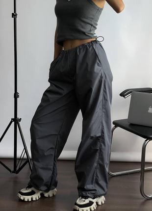Хитовые женские широкие брюки парашюта (карго) из плащевки, на затяжках6 фото