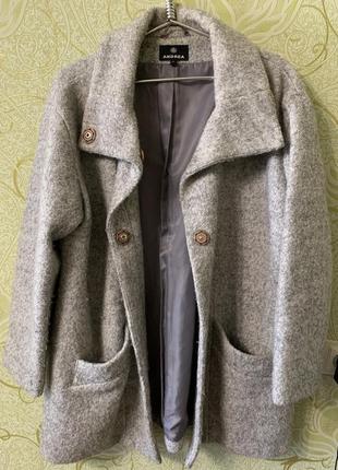 Вкорочене пальто