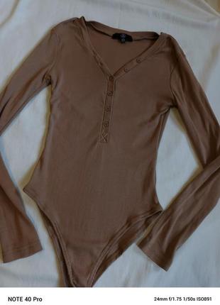 Боди с красивым v вырезом