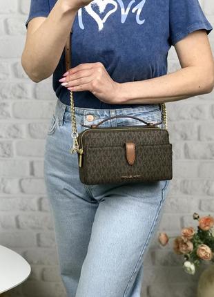 Сумка жіноча крос-боді michael kors оригінал medium logo smartphone crossbody bag коричнева в лого крос-боді9 фото