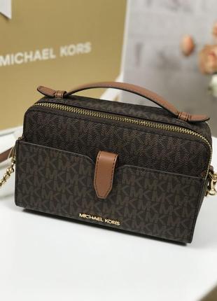 Сумка жіноча крос-боді michael kors оригінал medium logo smartphone crossbody bag коричнева в лого крос-боді2 фото