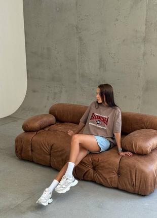 Кросівки жіночі