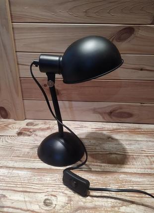 Настільна лампа