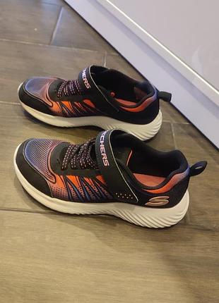 Кросівки для дівчинки skechers