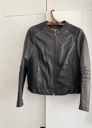 Кожаная куртка levi’s кожаная. торг