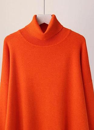 Класний якісний яскравий светр з розрізами по бокам2 фото
