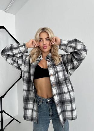 Рубашка оверсайз удлиненная в клетку на пуговицах рубашка коричневая черная голубая трендовая стильная3 фото