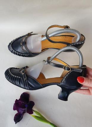 Шикарні якісні туфлі босоніжки на фігурних підборах lst2 фото