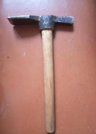 Кирка с новой ручкой тех времён