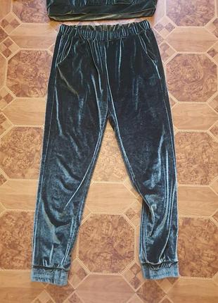 Велюровый костюм