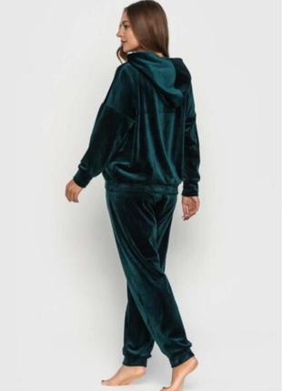 Велюровый костюм