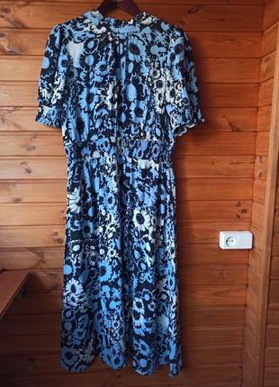 Нежное платье миди