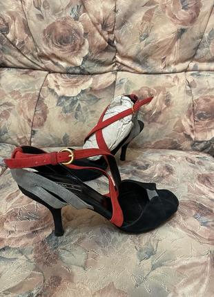 Босоножки zara
