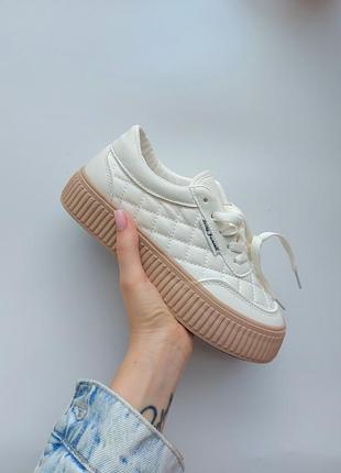 Sneakers white