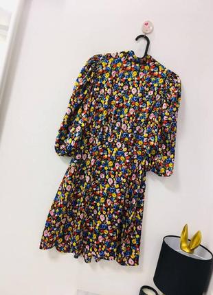 Сатиновое платье в мелкий цветочек с завязкой сзади asos