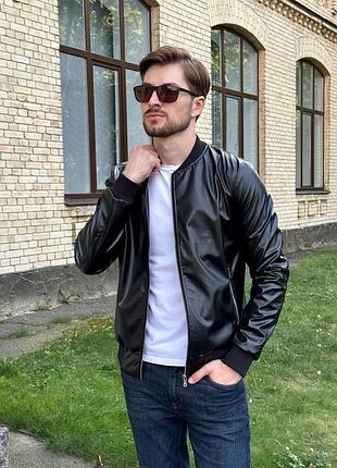 Шкіряний чоловічий бомбер