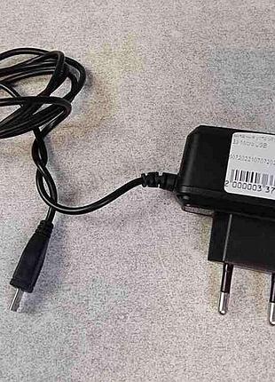 Заряджий пристрій адапттер для мобільного телефону б/у сзу micro usb