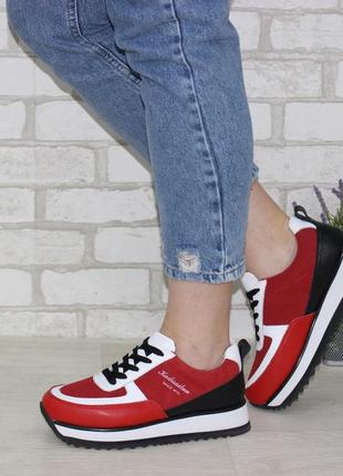 Червоні жіночі кросівки з натуральної замші червоний3 фото