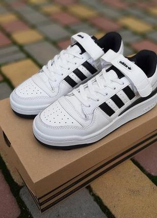 Женские кроссовки adidas forum low білі з чорним