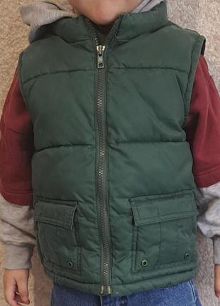 Безрукавка жилетка