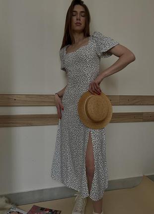 Женское белое платье миди с разрезом1 фото