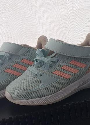 Фірмові кросівки adidas 27р