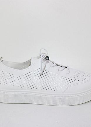 Білі жіночі перфоровані кросівки із еко-шкіри білий5 фото