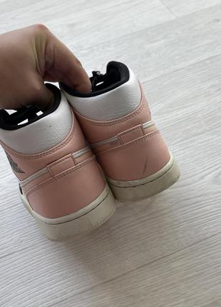 Шикарные кроссовки nike air jordan 1 mid crimson tint pink/white/black6 фото