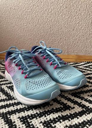 Кросівки жіночі karrimor  39 розмір