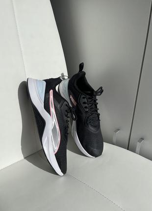 Кроссовки оригинал 40р