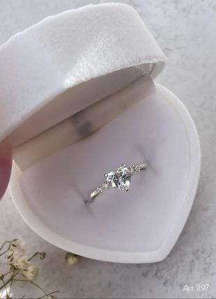Серебряное кольцо кольцо кольцо с камнем в виде сердца