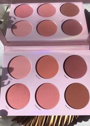 Пигментированная палитра румян moon prism blush lunar beauty
